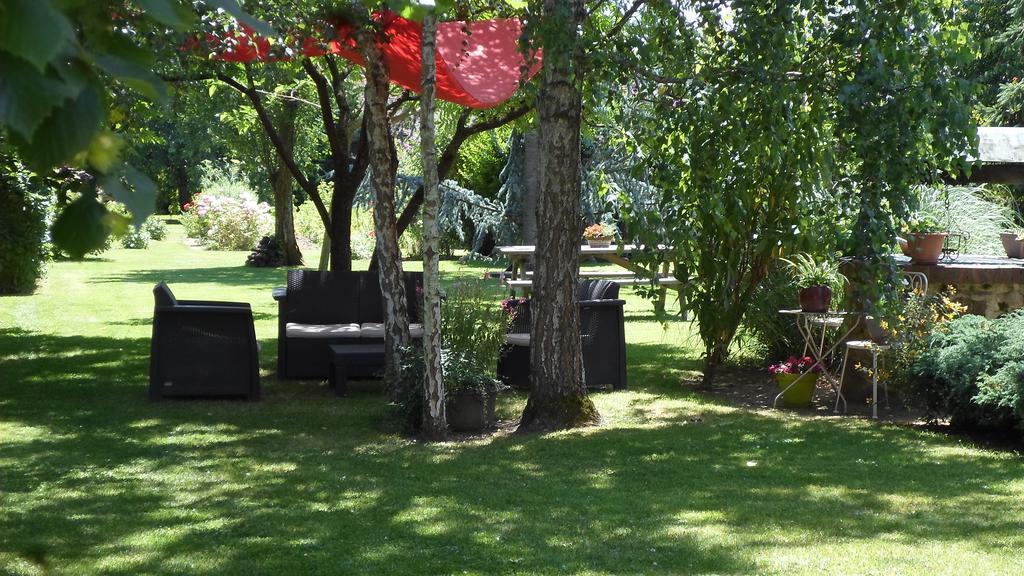 La Grange Du Bourg Bed and Breakfast Deneuille-les-Mines Εξωτερικό φωτογραφία