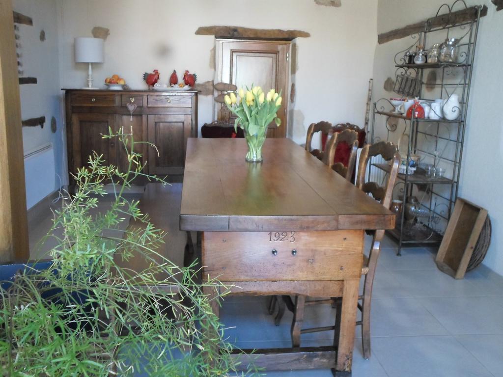 La Grange Du Bourg Bed and Breakfast Deneuille-les-Mines Εξωτερικό φωτογραφία